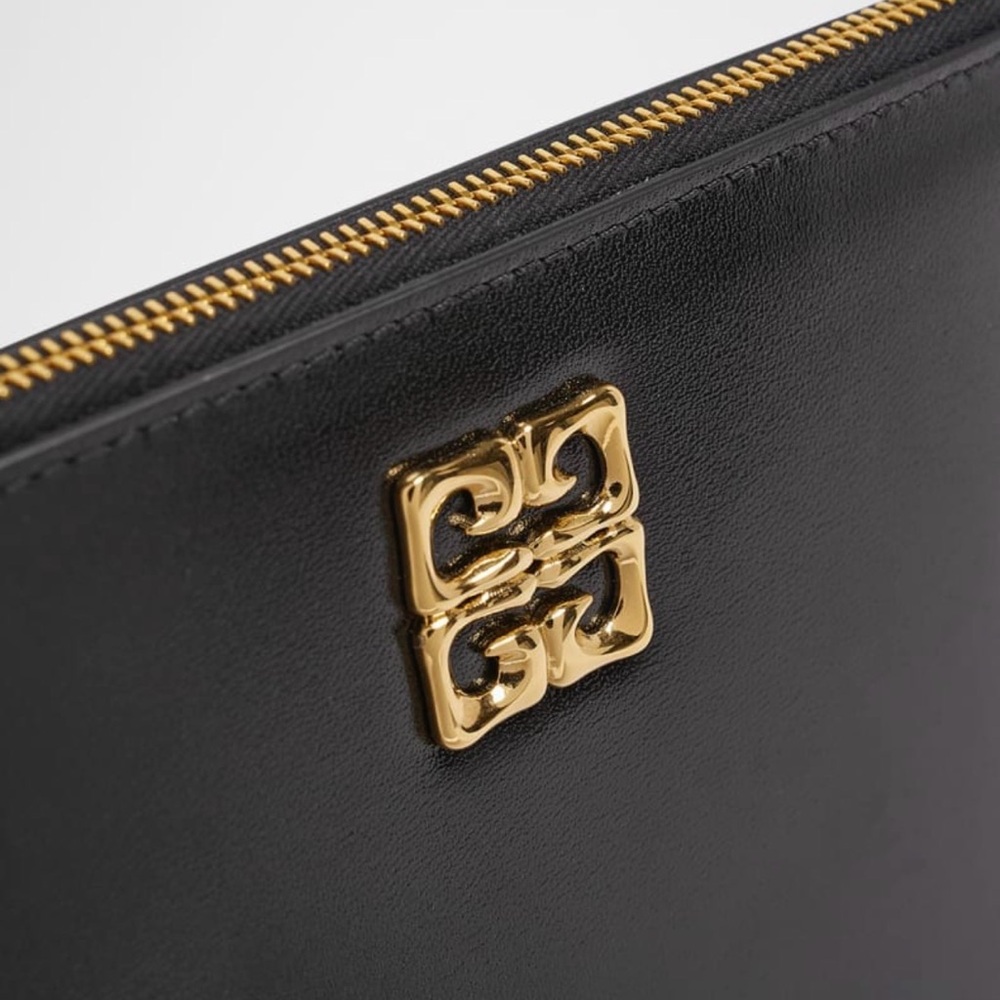 New Givenchy 4G Liquid Cosmetic Pouch in Leather - Picture 4 of 5